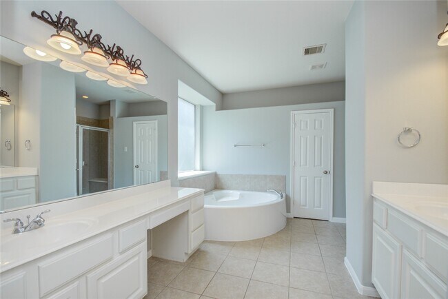 Building Photo - 4518 Camden Brook Ln