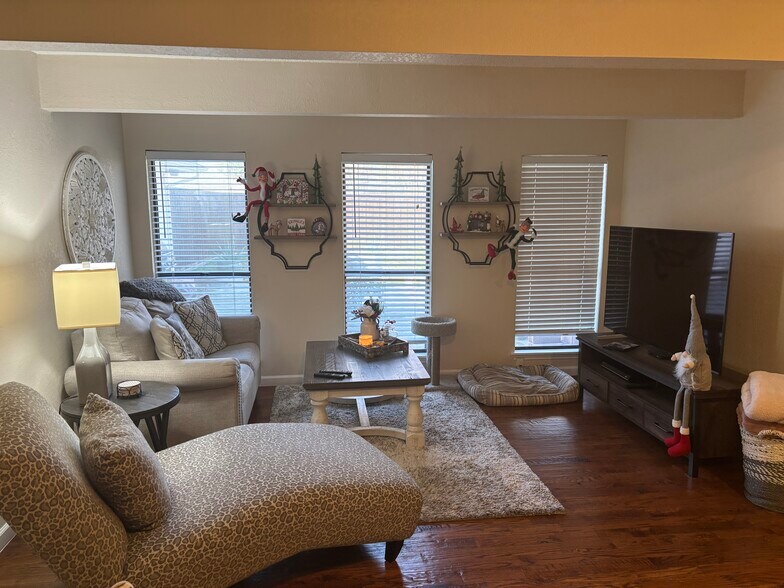 Building Photo - 224 Simmons Dr