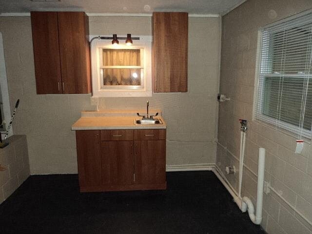 Building Photo - 823 N Arlington Ave