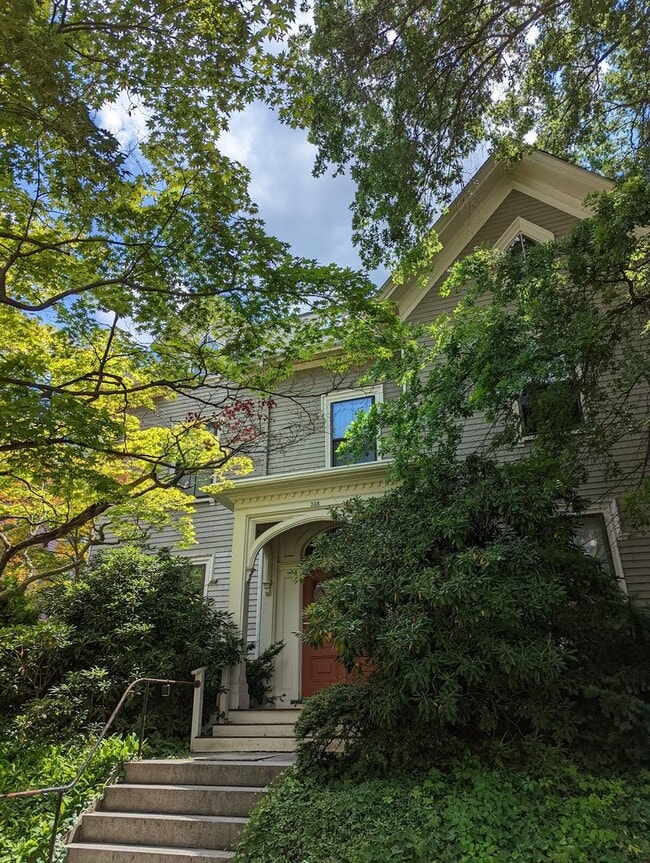 Building Photo - Mid Cambridge 1 bedroom with garage parking for 9/1