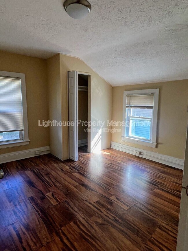 Building Photo - 219 E North St