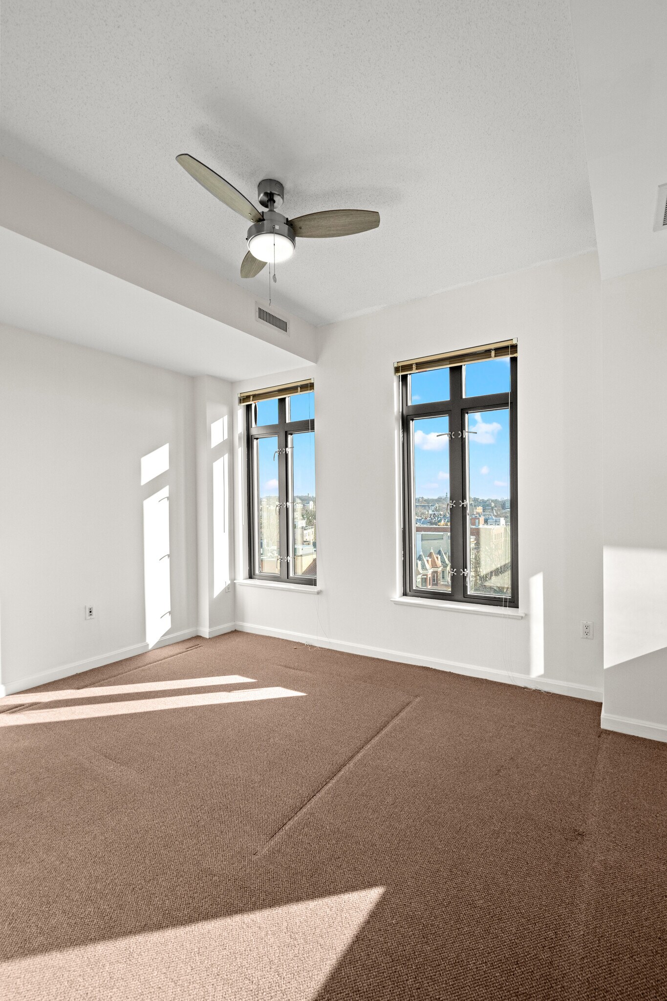 Bedroom - Ensuite #1 - 1390 Kenyon St NW