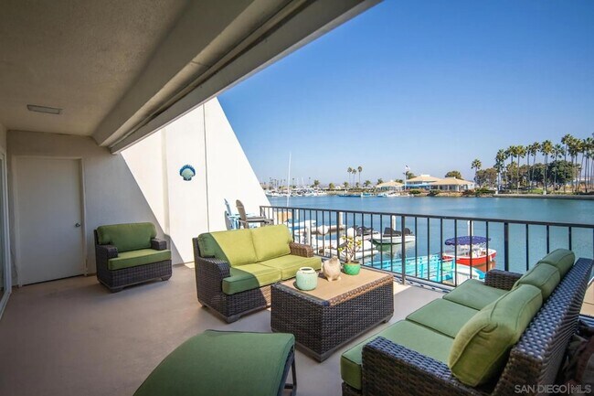 Building Photo - 8 Antigua Ct