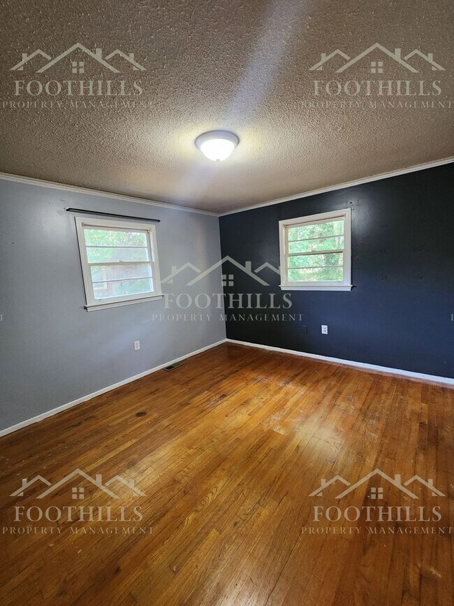 Building Photo - 418 W Fredericks St