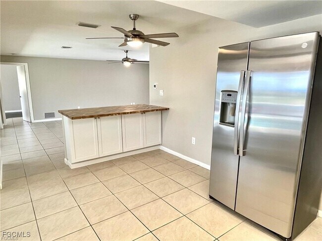 Building Photo - 5330 Majestic Ct