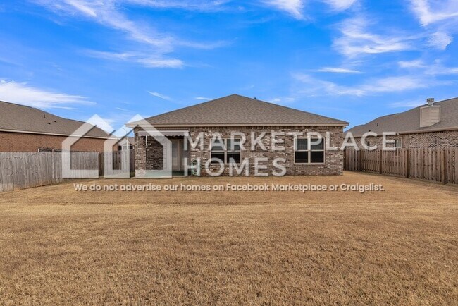 Building Photo - 15995 Glenncrest Ln