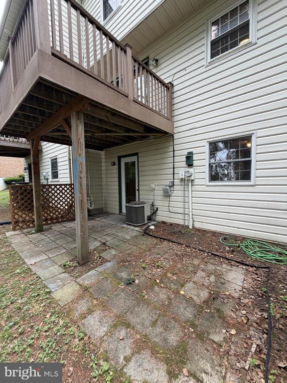Building Photo - 218 Tudor Dr