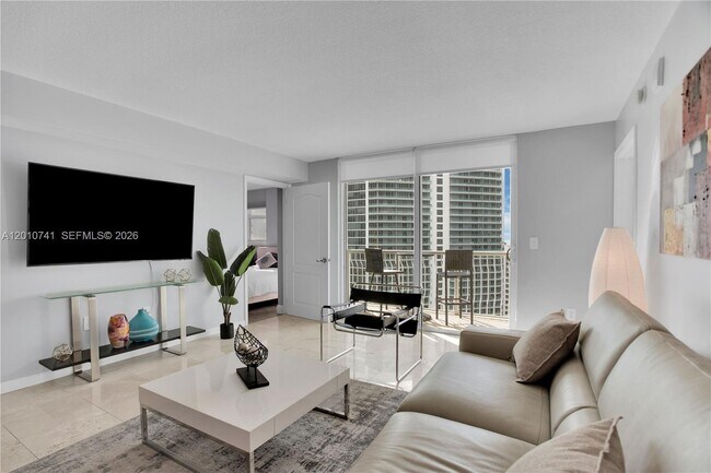 Building Photo - 1200 Brickell Bay Dr