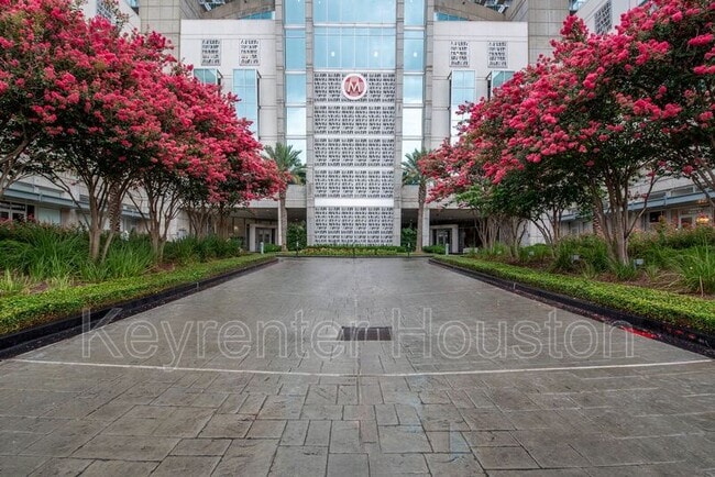 Building Photo - 5925 Almeda Rd