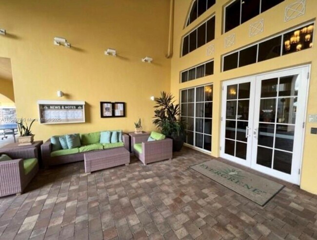 Building Photo - 642 Castle Dr