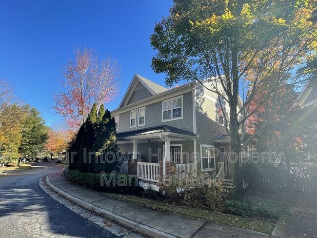 Building Photo - 239 Carlyle Park Dr