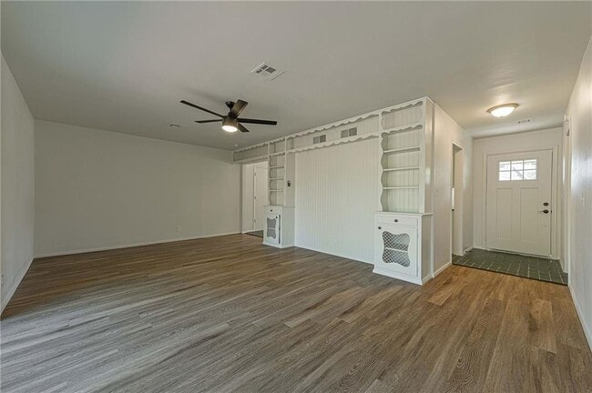 Building Photo - 4309 Woods Dr