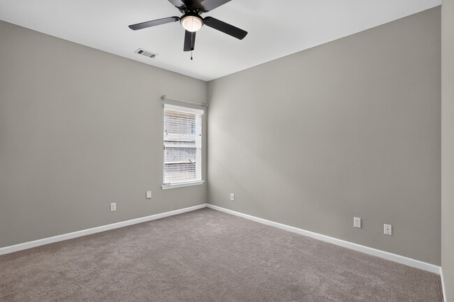 Building Photo - 265 Oxmoor Pl