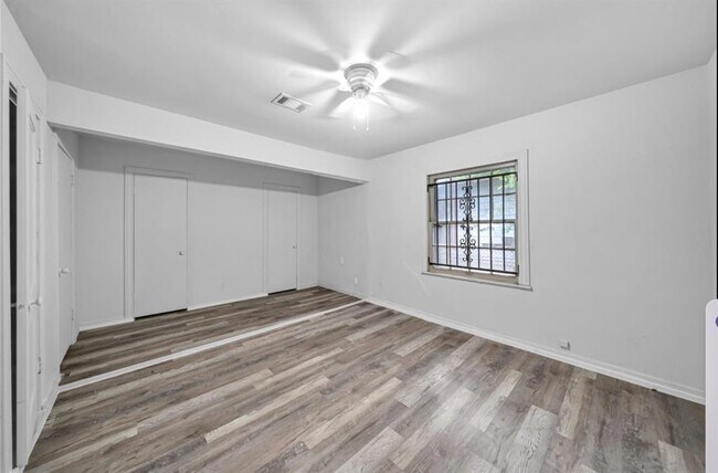 Building Photo - 3207 Florida St