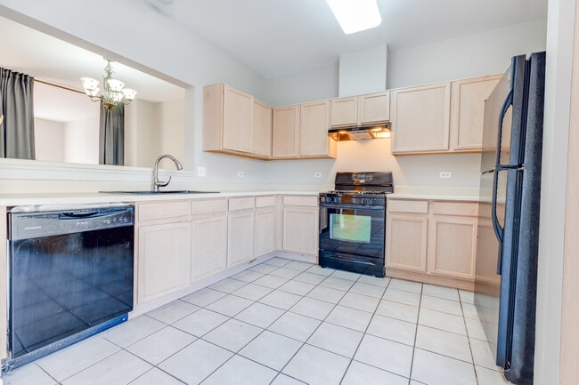 Building Photo - 3377 Ravinia Cir