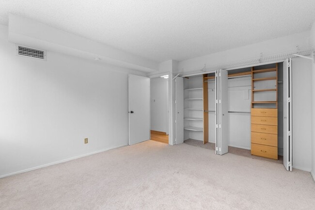 Building Photo - All Utilities Included! Bright Logan Circle 1BR/1BA Condo with Rooftop Views