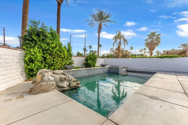 Building Photo - 83950 Avenida Serena