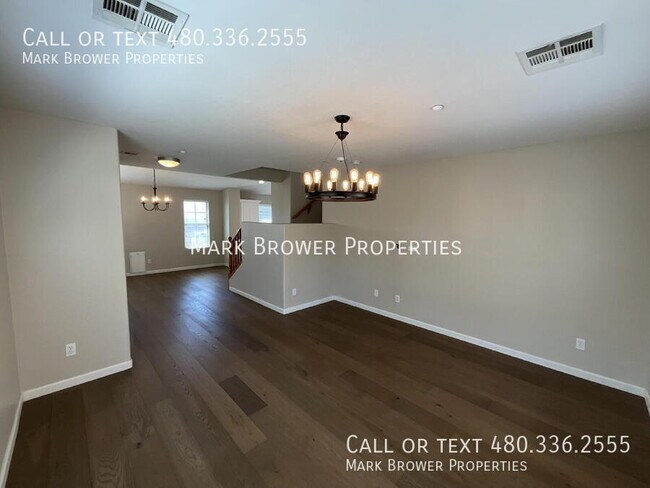 Building Photo - 2751 E Bart St