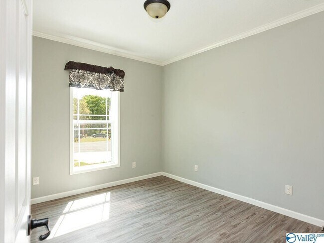 Building Photo - 334 Clutts Rd