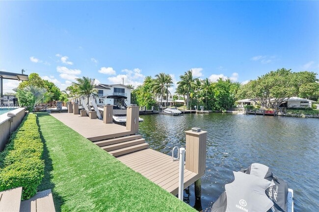 Building Photo - 2215 NE 19th St