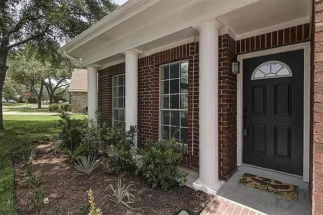 Building Photo - 16704 Sabertooth Dr