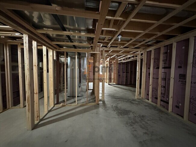 Building Photo - 1864 Westridge Dr