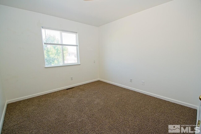 Building Photo - 670 Starlite Dr