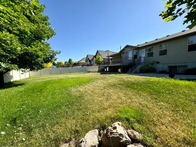 Building Photo - 8291 Water Oak Dr