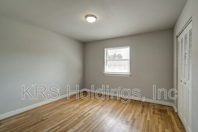 Building Photo - 5244 Goolsby Ct