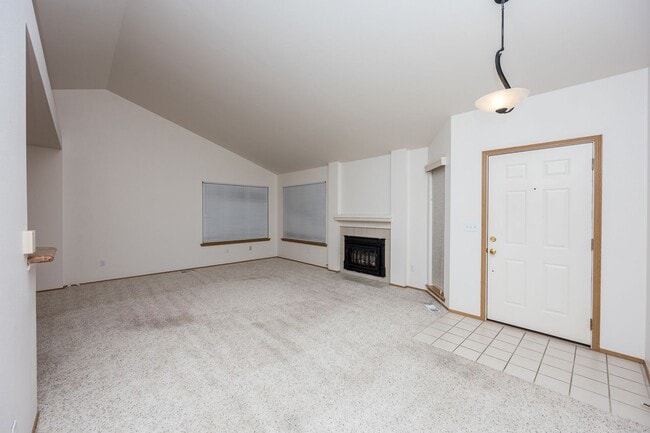 Building Photo - Rambler 3 Bedroom 2 Bath Fenced Yard - Orting