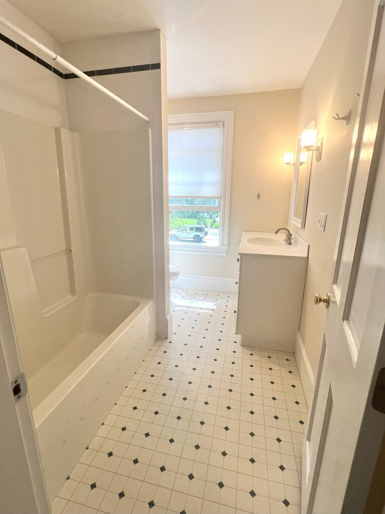 Main Bathroom - 55 Highland Ave