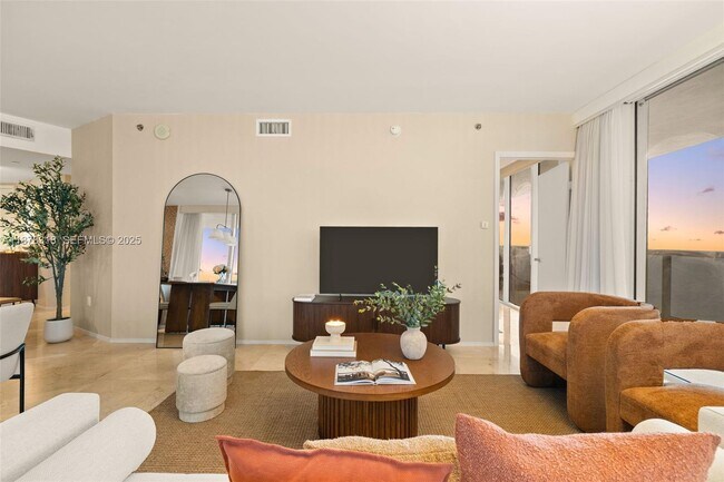 Building Photo - 1830 S Ocean Dr