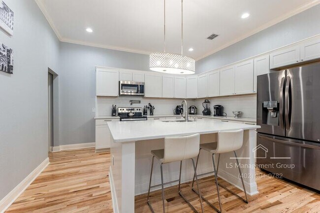 Building Photo - 415 Furnish Ave