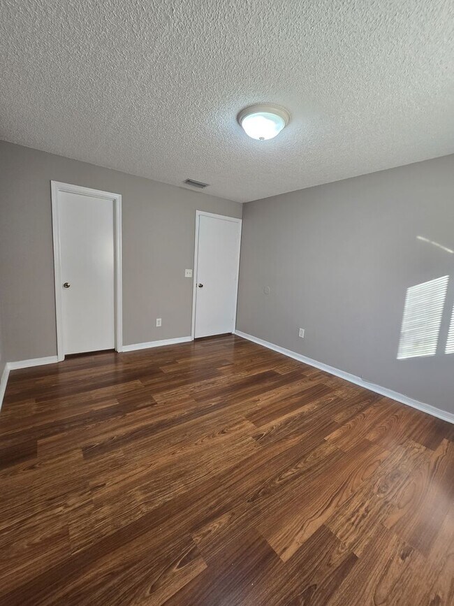 Building Photo - 1 BED CONDO IN HOLLYWOOD