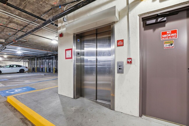 Building Photo - Availabe Now!