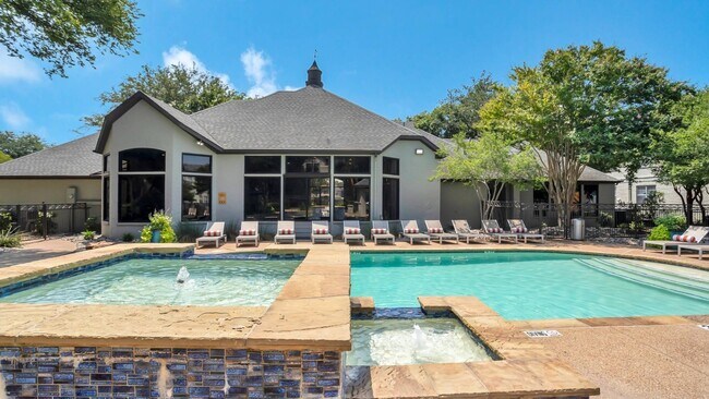 Building Photo - 2950 Mustang Dr