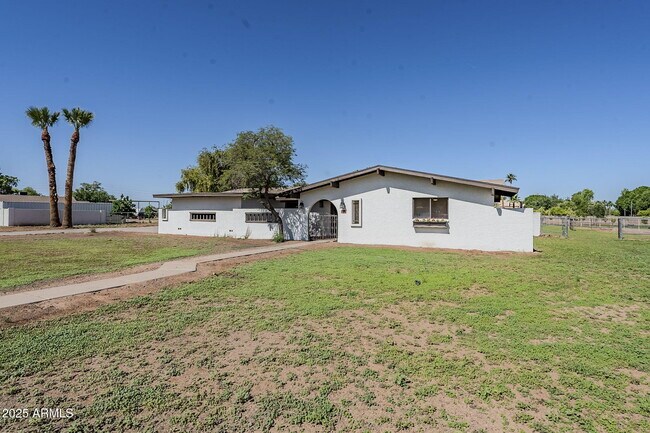 Building Photo - 834 N Constellation Way