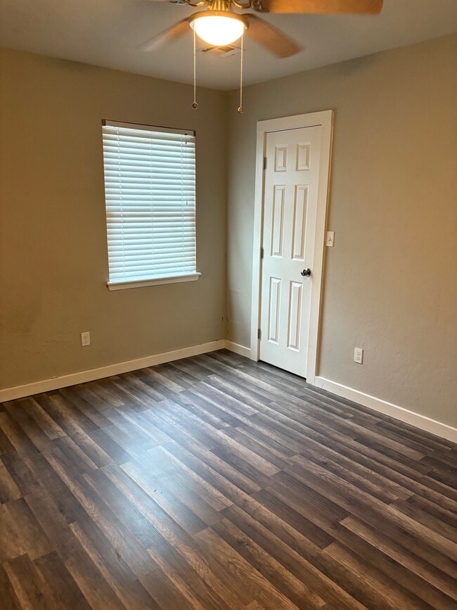 Building Photo - 2413 SW 41st St