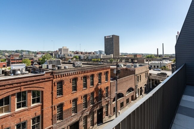 Building Photo - 2212 1st Ave N