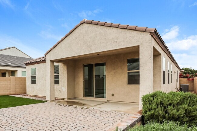 Building Photo - 12631 W Junipero Ct