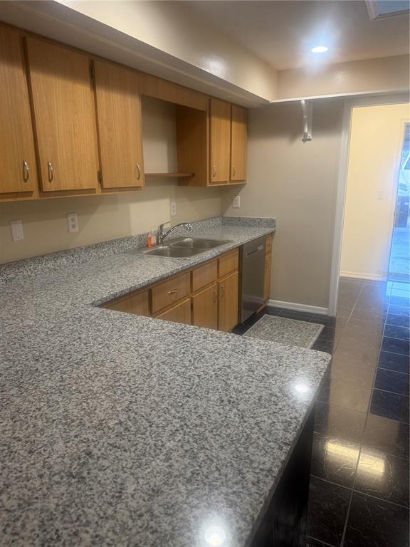 Building Photo - 8741 Village Green Blvd