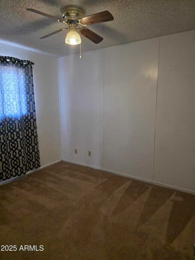 Building Photo - 570 N Villa Nueva Dr