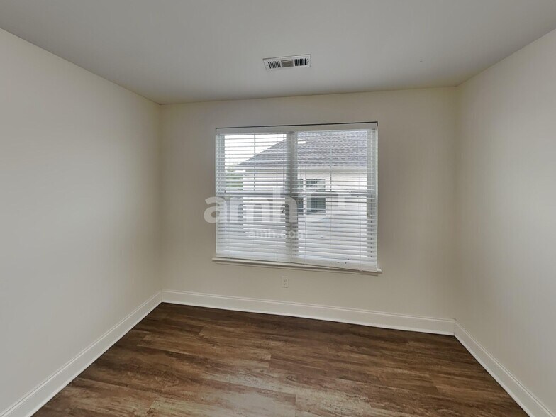 Building Photo - 5033 Mountain Springs Rd