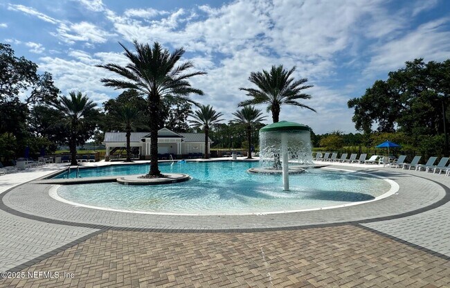 Building Photo - 163 Pine Forest Ct