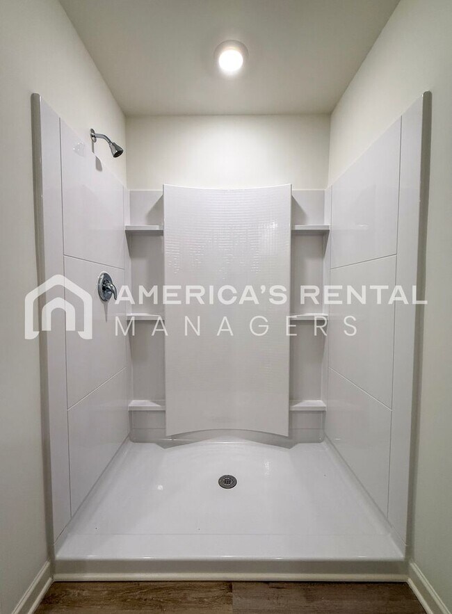 Building Photo - Home for rent in Chelsea! - SIGN A 13 MONTH LEASE BY 06/30/26 TO RECEIVE A $250 DISCOUNT ON YOUR ...