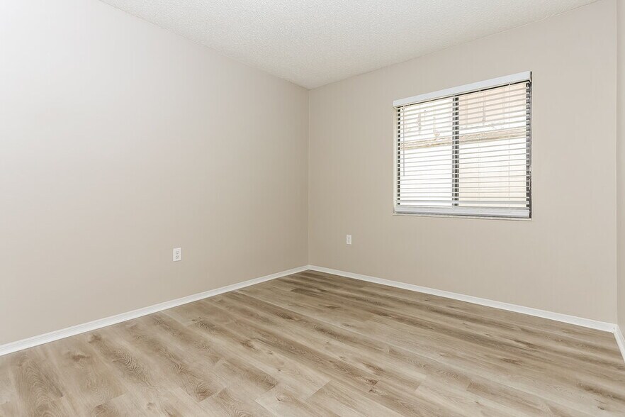 Building Photo - 1372 Bramblewood Dr