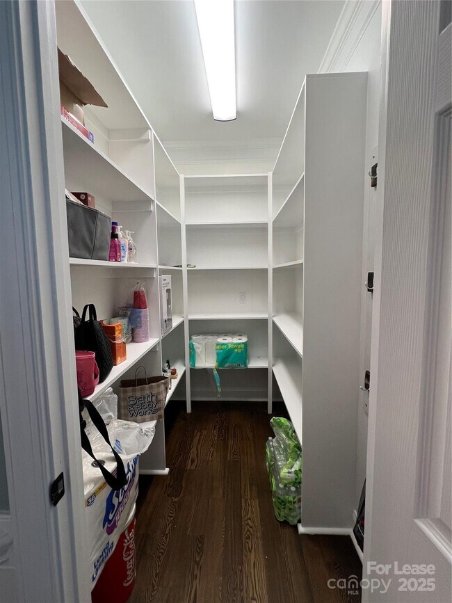 Building Photo - 1212 Toteros Dr