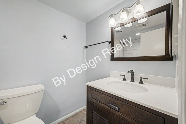 Building Photo - Mid Century Ranch Home on 2+ Acres with Private Pool - Mountain & City Views