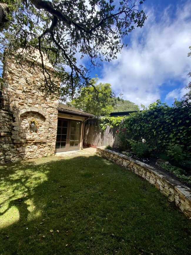 Building Photo - 0 Carmelo St