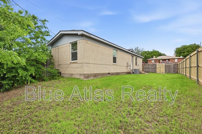 Building Photo - 116 Arrowhead St